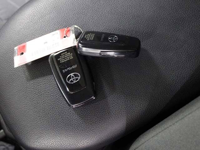 Certified 2025 Toyota RAV4 XLE w/ Convenience Package AWD/4WD image 21
