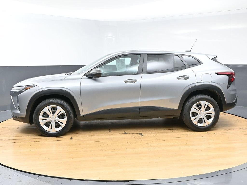 Used 2024 Chevrolet Trax LS w/ Driver Confidence Package FWD image 6