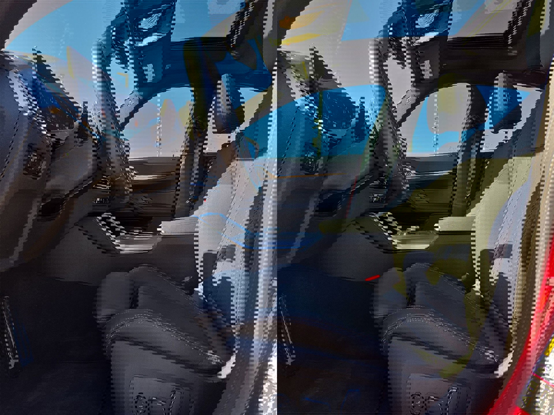 Used 2025 BMW 430i xDrive w/ M Sport Package image 16