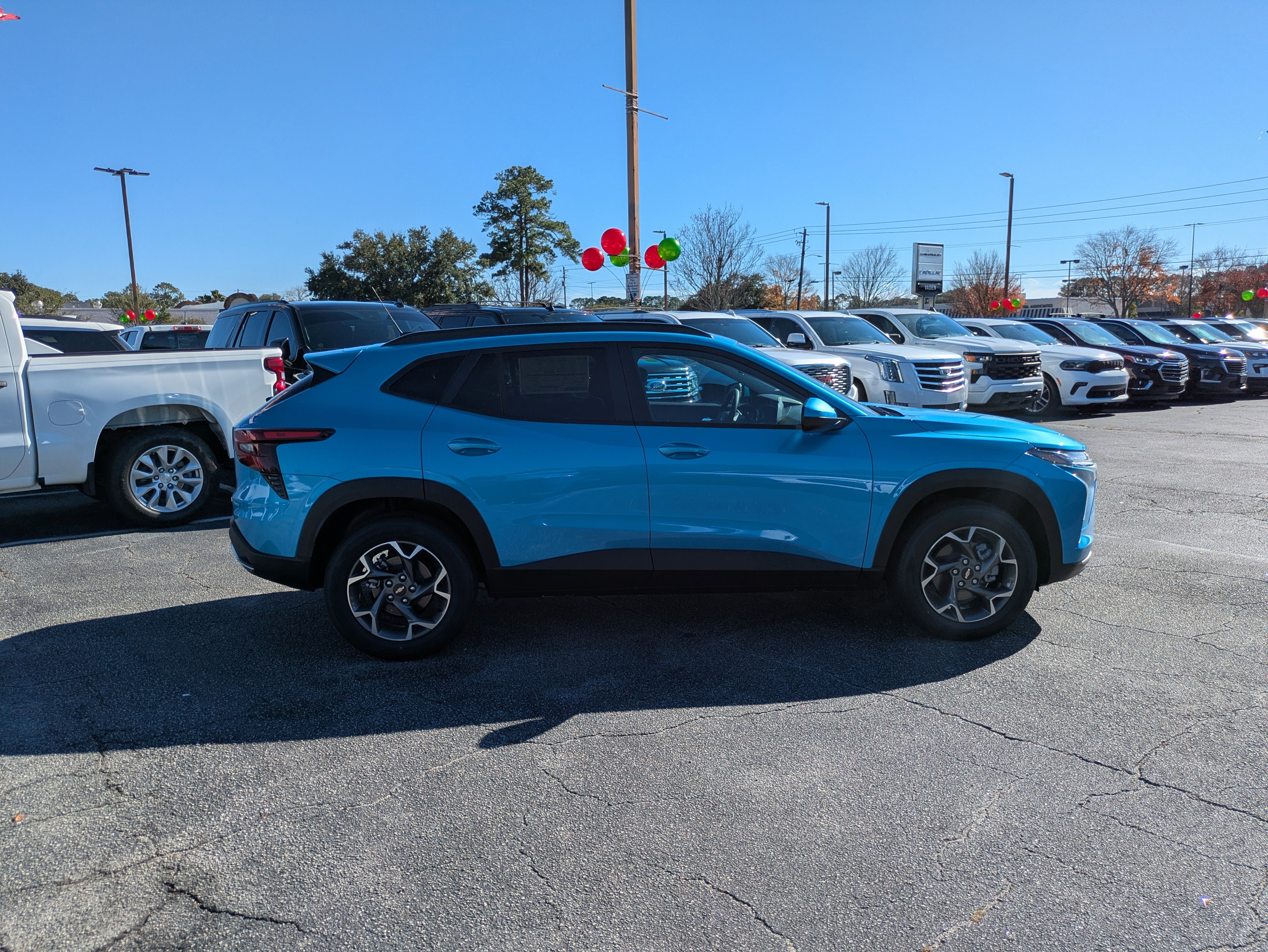 New 2026 Chevrolet Trax LT w/ Sunroof Package image 25
