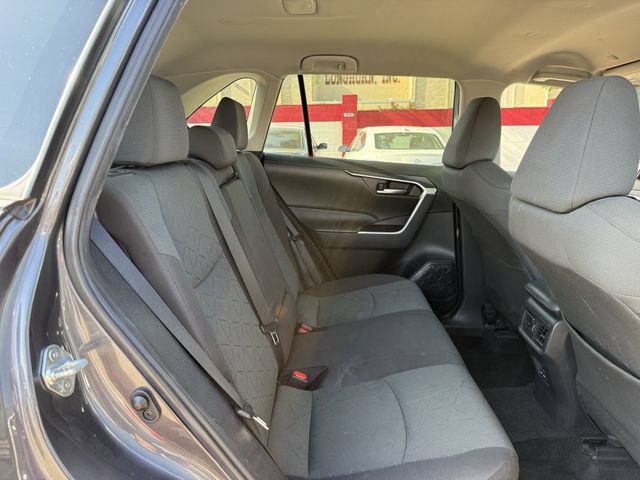 Used 2024 Toyota RAV4 XLE FWD image 31