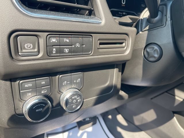 Used 2023 GMC Yukon SLT w/ SLT Premium Package AWD/4WD image 20