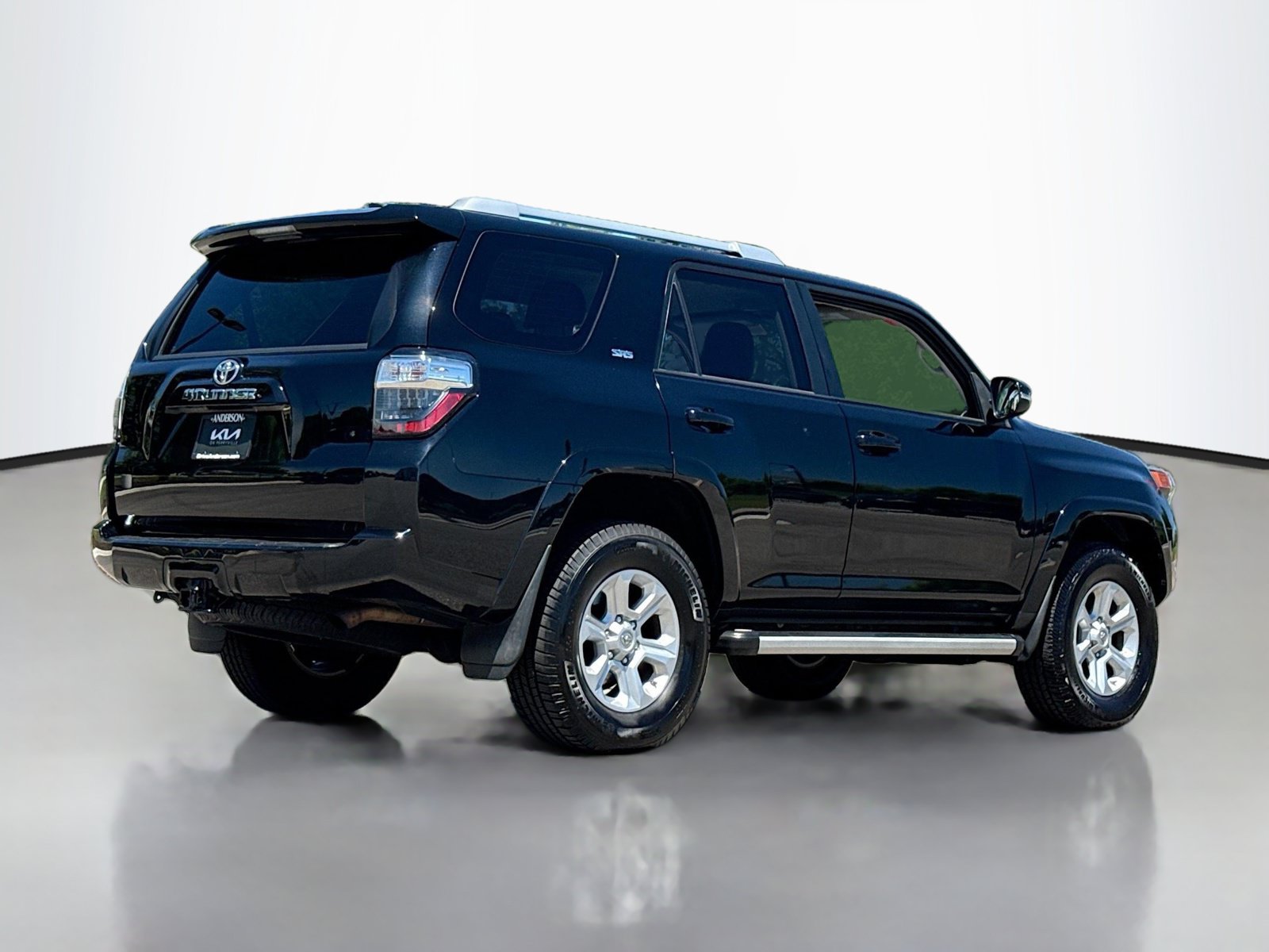 Used 2018 Toyota 4Runner SR5 Premium AWD/4WD image 2