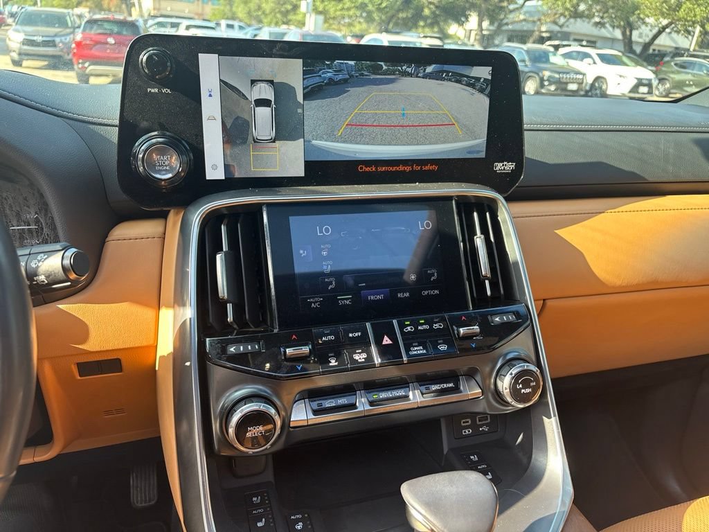 Used 2022 Lexus LX 600 4WD w/ Interior Upgrade Package image 15