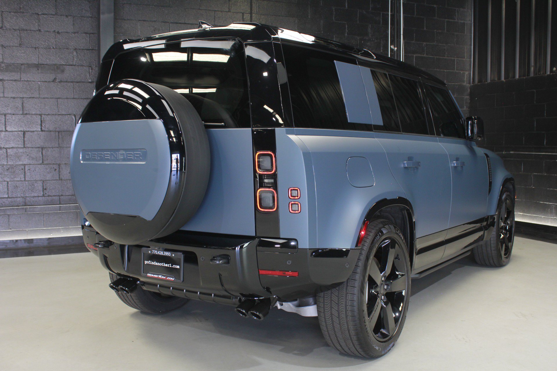 Used 2026 Land Rover Defender 110 X-Dynamic SE AWD/4WD image 23