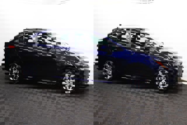 Used 2022 Toyota Corolla LE image 4