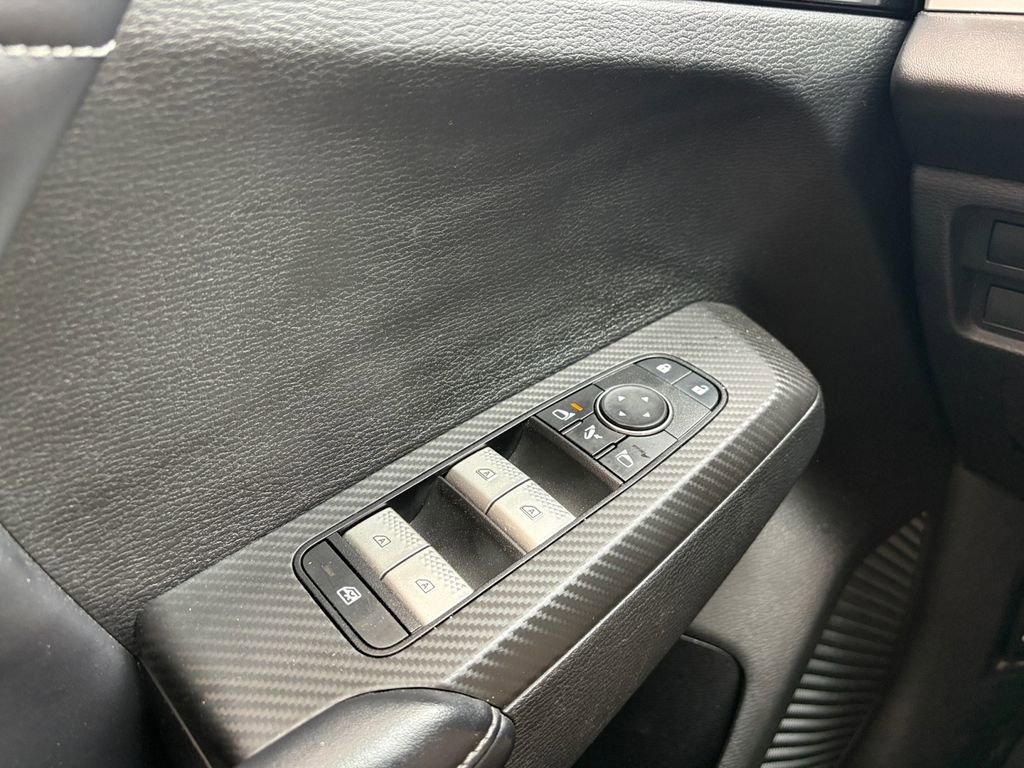 Used 2023 Mitsubishi Outlander SE Black Edition image 12