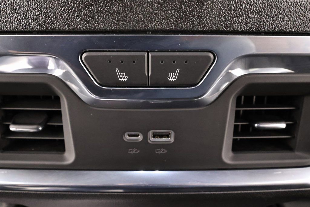 Used 2026 GMC Sierra 3500 Denali Ultimate image 17