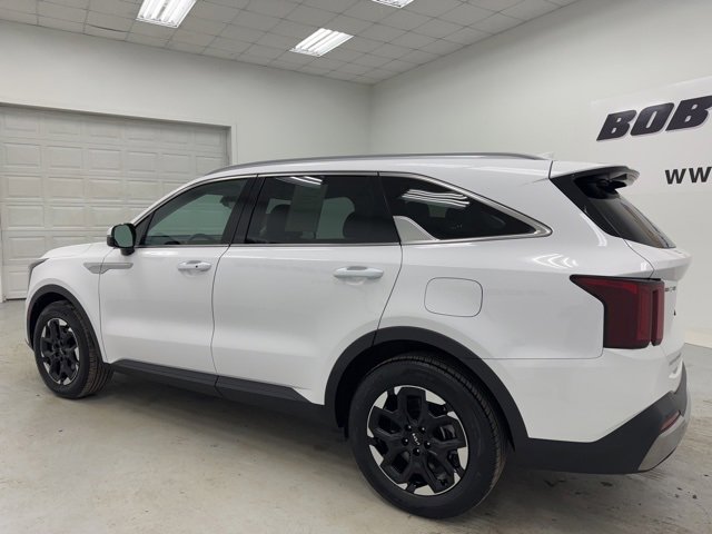 Used 2025 Kia Sorento S image 7