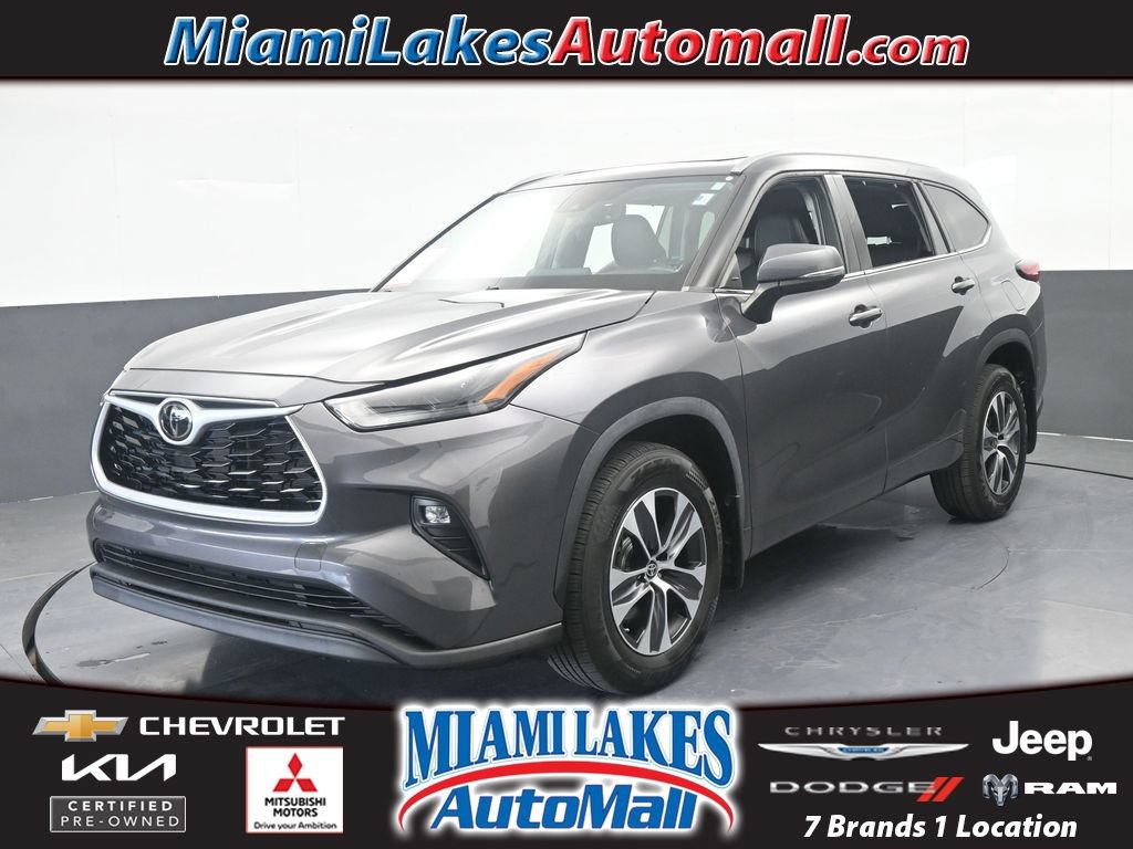 Used 2022 Toyota Highlander XLE