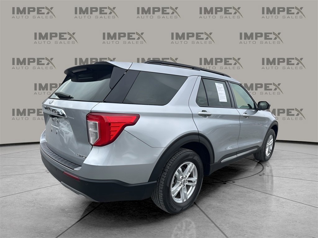 Used 2022 Ford Explorer XLT w/ Equipment Group 202A image 5