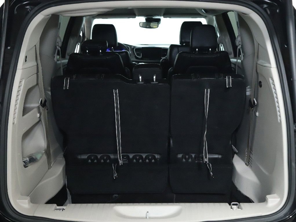 Used 2024 Chrysler Pacifica Touring-L image 30