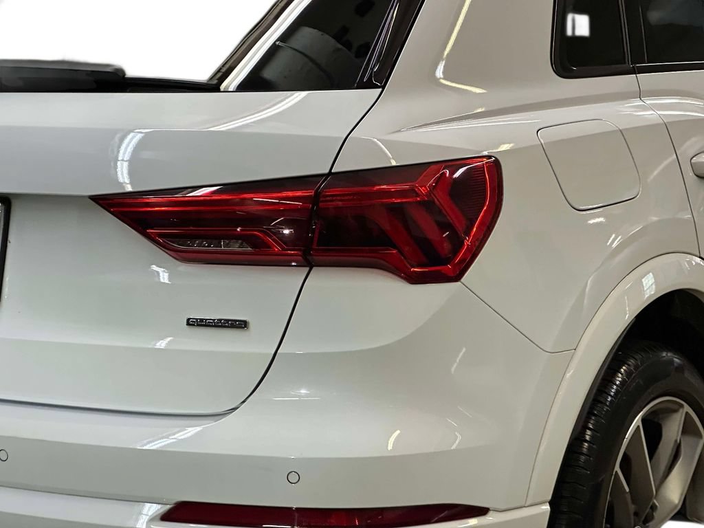 Used 2023 Audi Q3 2.0T Premium Plus w/ Premium Plus Package AWD/4WD image 29