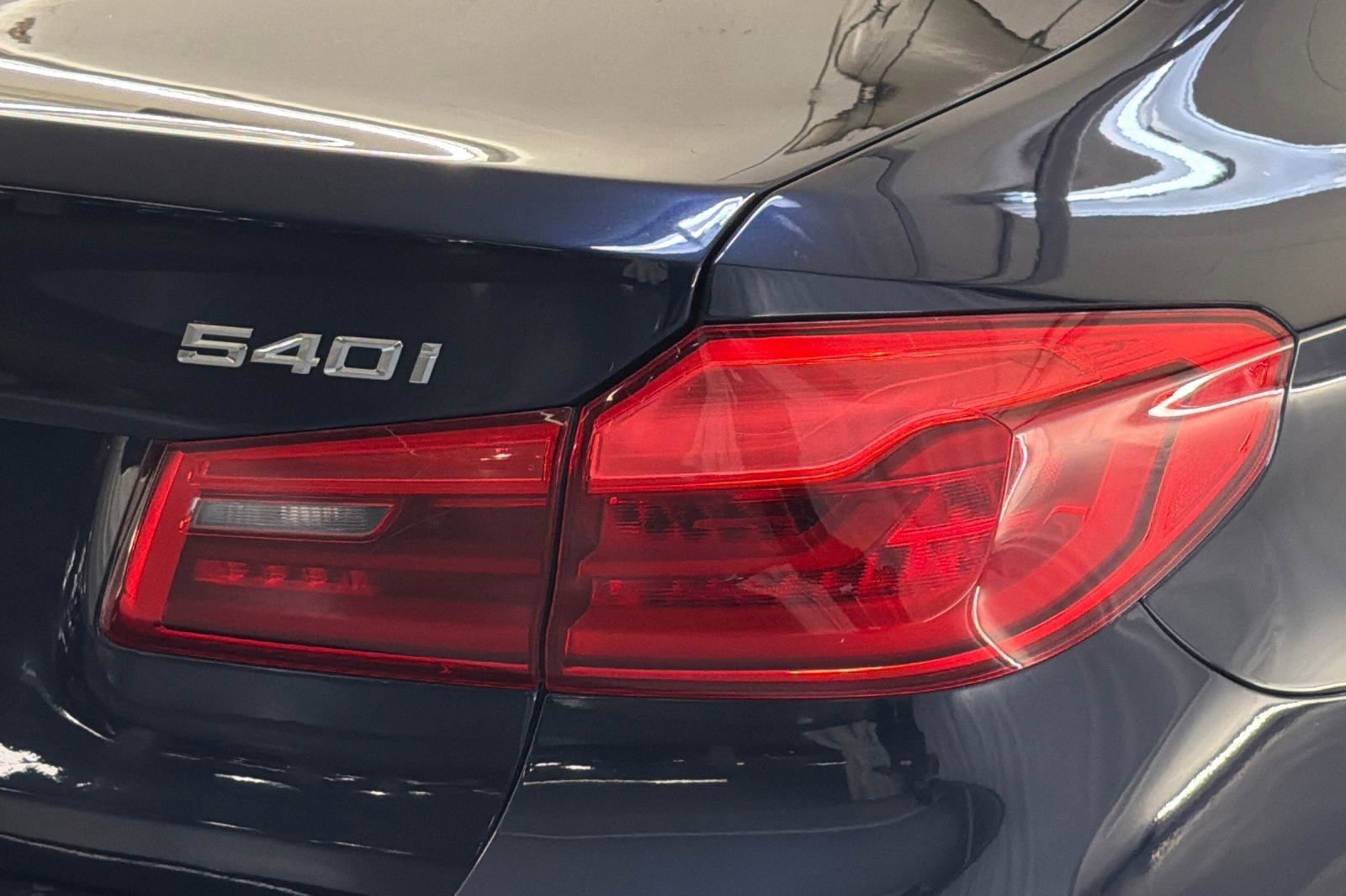 Used 2019 BMW 540i w/ M Sport Package RWD image 13