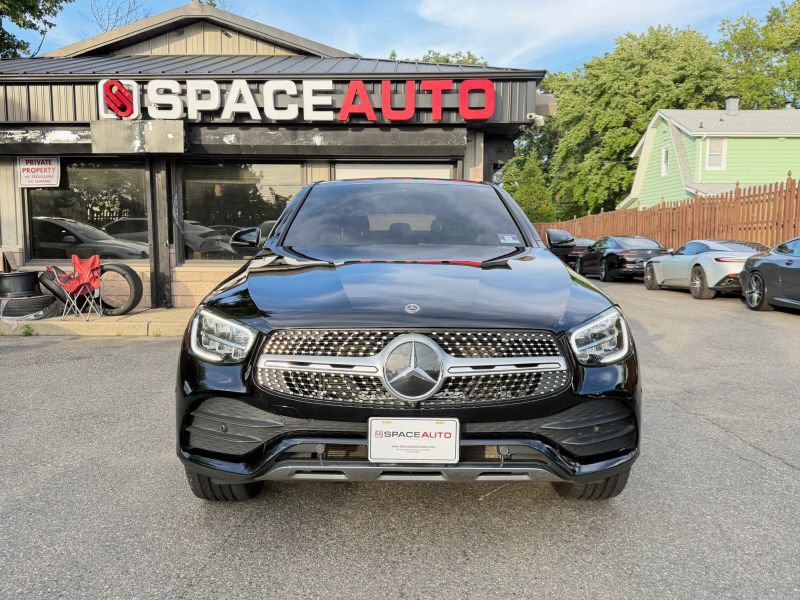 Used 2020 Mercedes-Benz GLC 300 4MATIC Coupe image 2