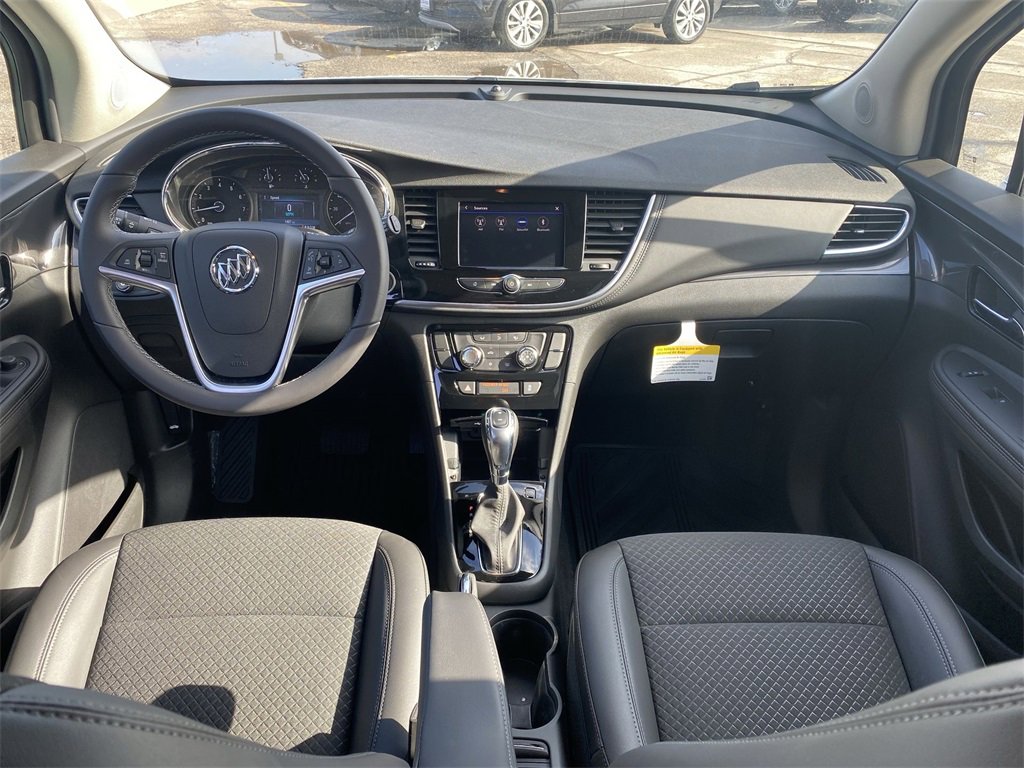Used 2022 Buick Encore Preferred w/ Safety Package image 29