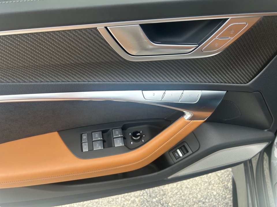 Certified 2024 Audi RS 6 performance AWD/4WD image 32