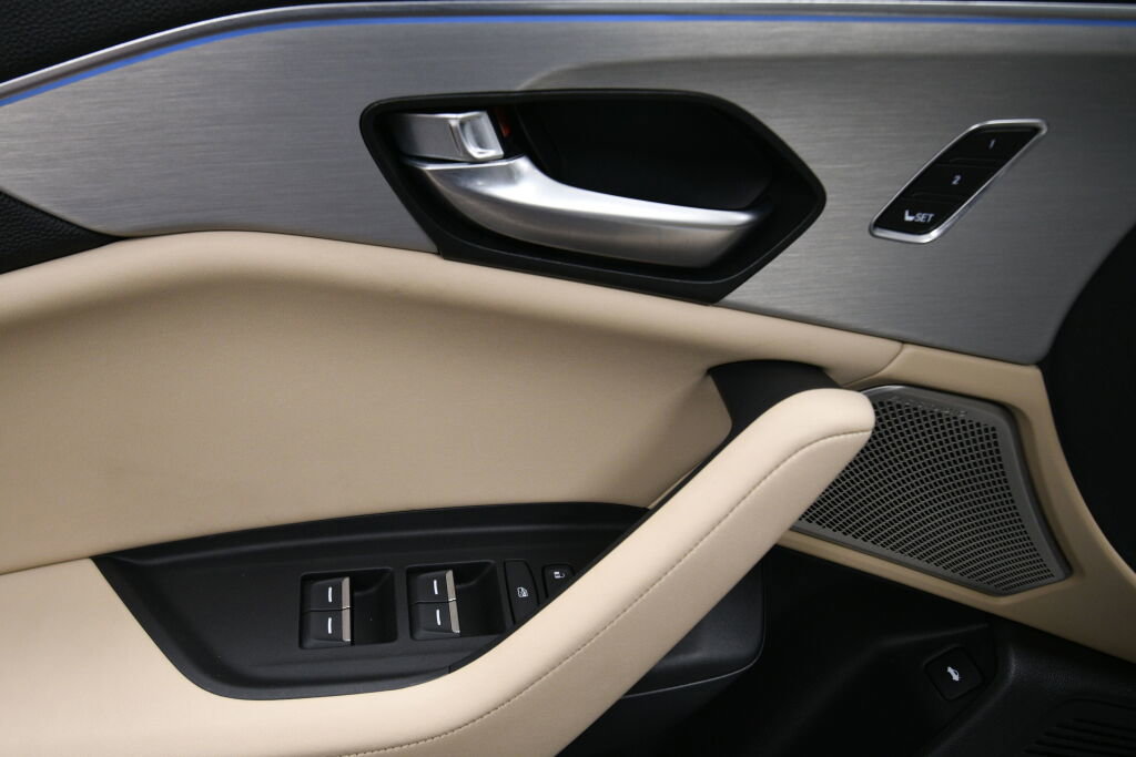 Used 2024 Acura TLX w/ Technology Package image 11