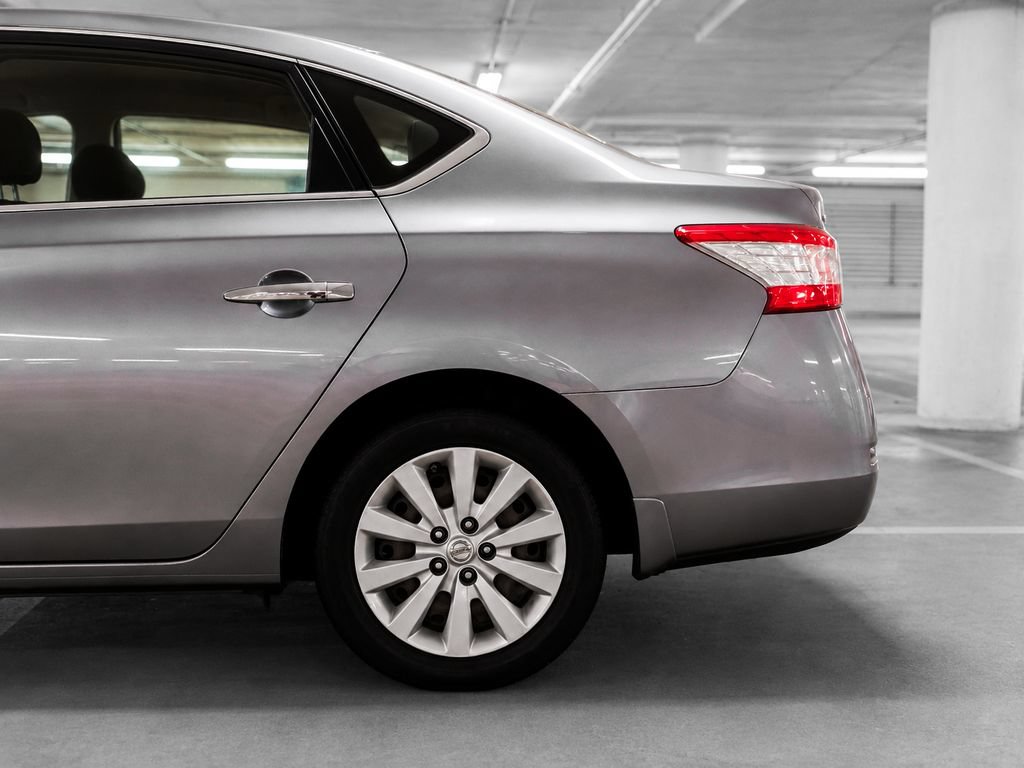 Used 2015 Nissan Sentra SV w/ Cold Weather Package FWD image 17