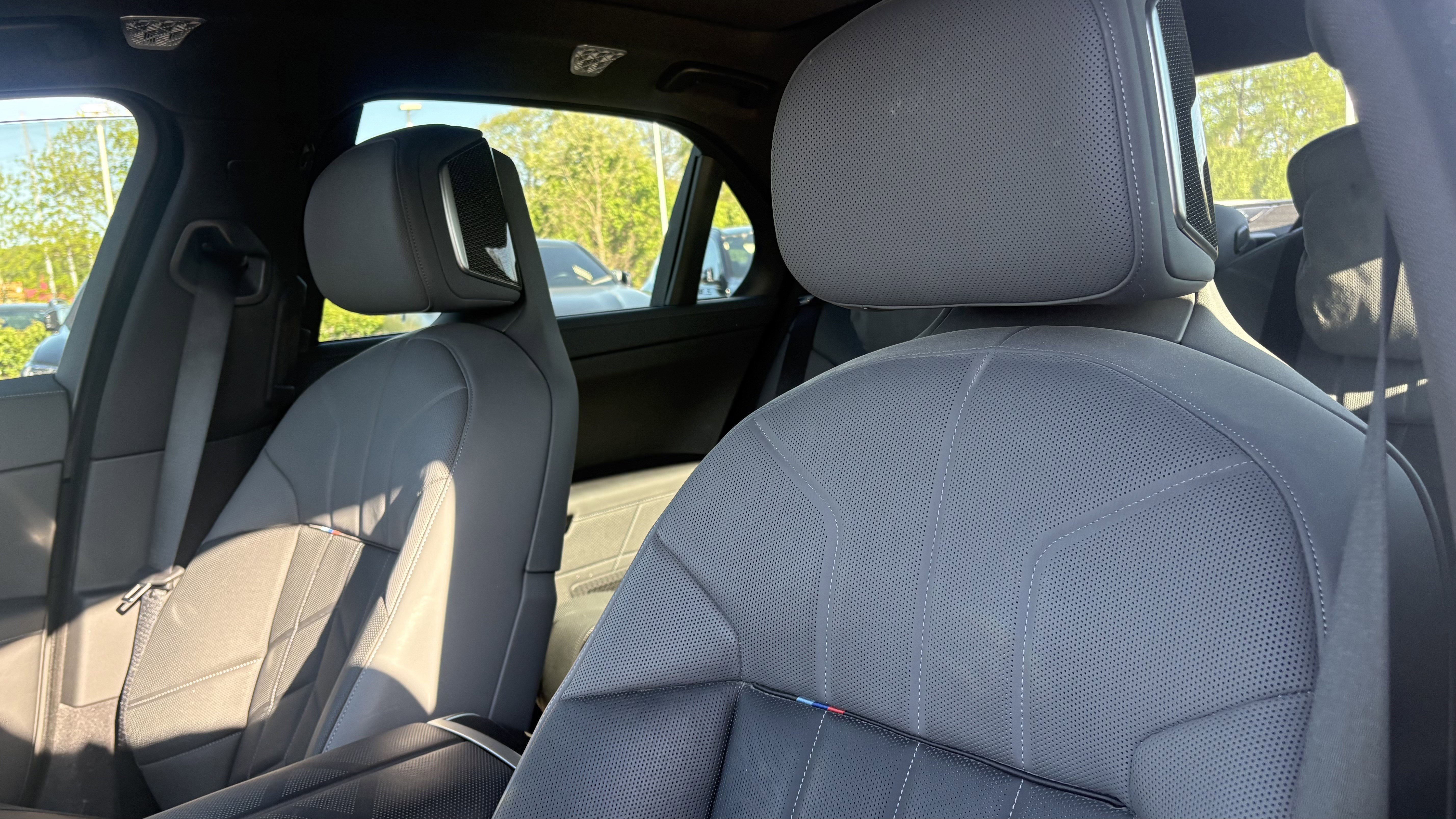 Certified 2023 BMW i7 xDrive60 w/ Executive Package 2 AWD/4WD image 18