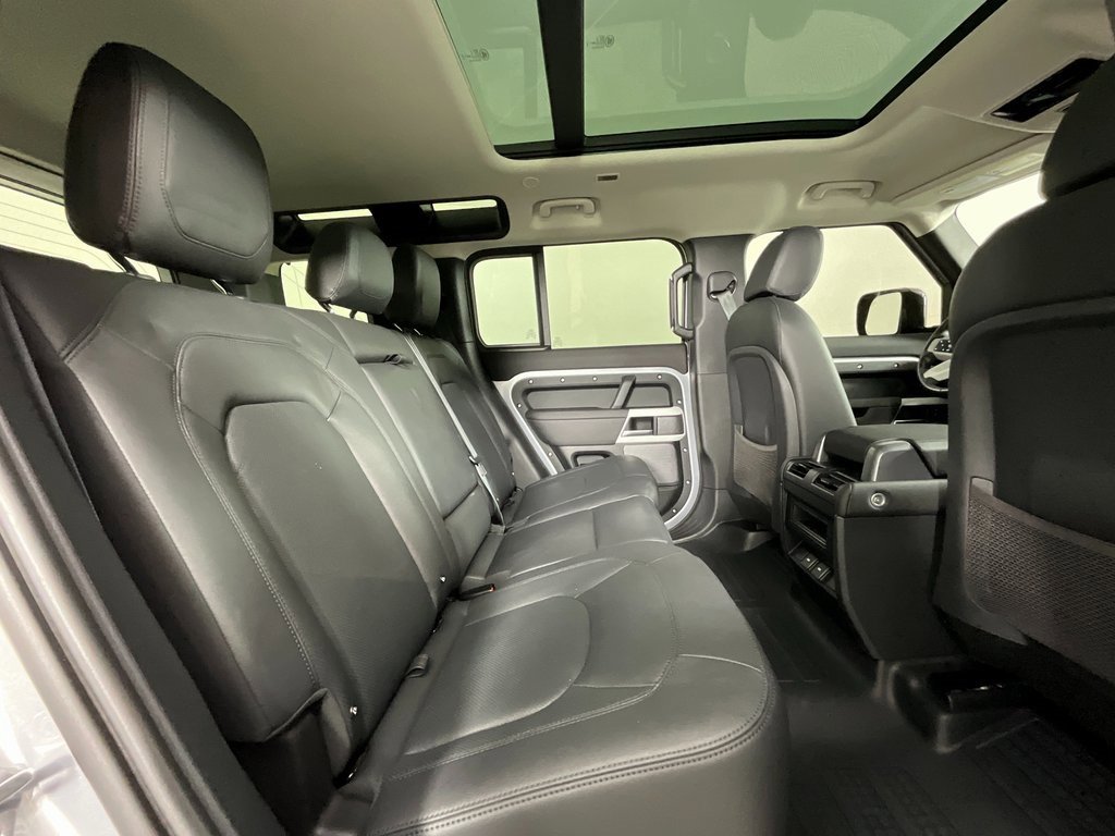 Used 2024 Land Rover Defender 110 S image 23