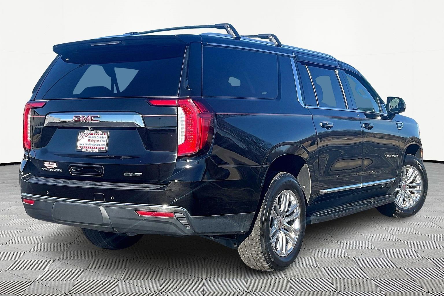 Used 2021 GMC Yukon XL SLT w/ Rear Media and Nav Package image 11