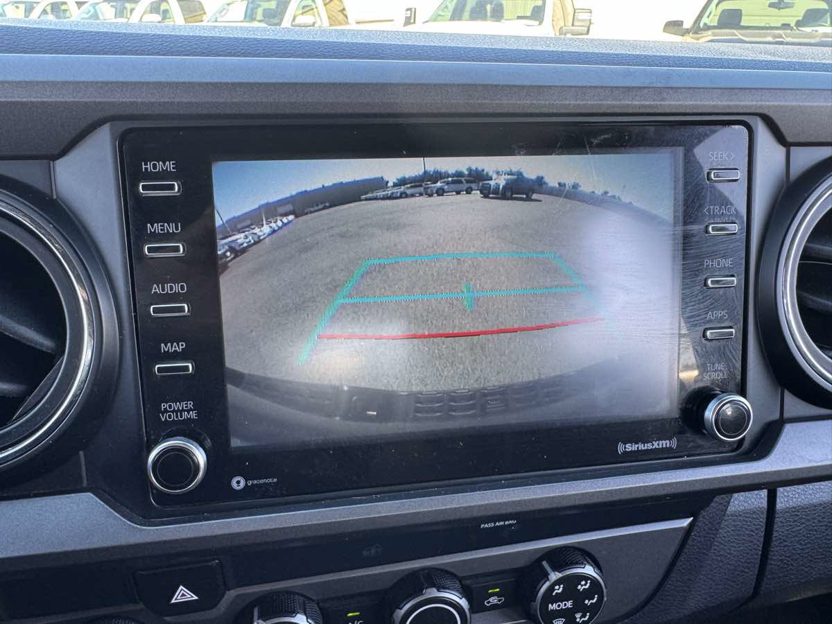 Used 2020 Toyota Tacoma TRD Off-Road w/ Technology Package AWD/4WD image 31