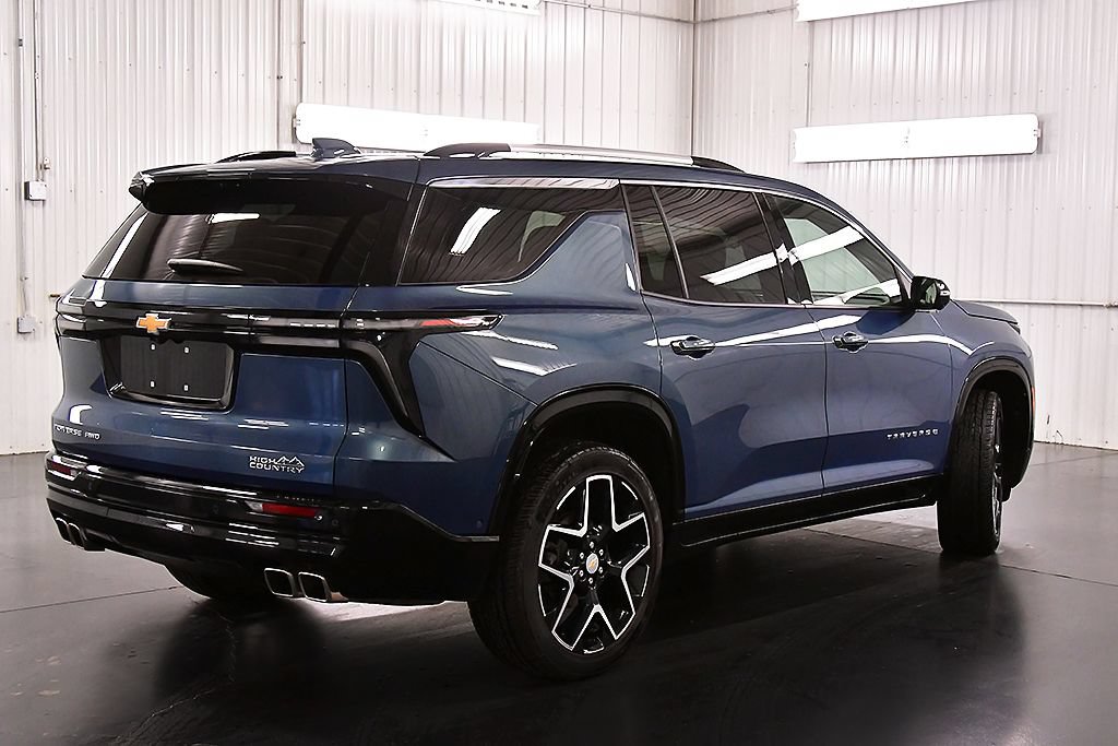 Used 2026 Chevrolet Traverse High Country w/ LPO, Floor Liner Package AWD/4WD image 7