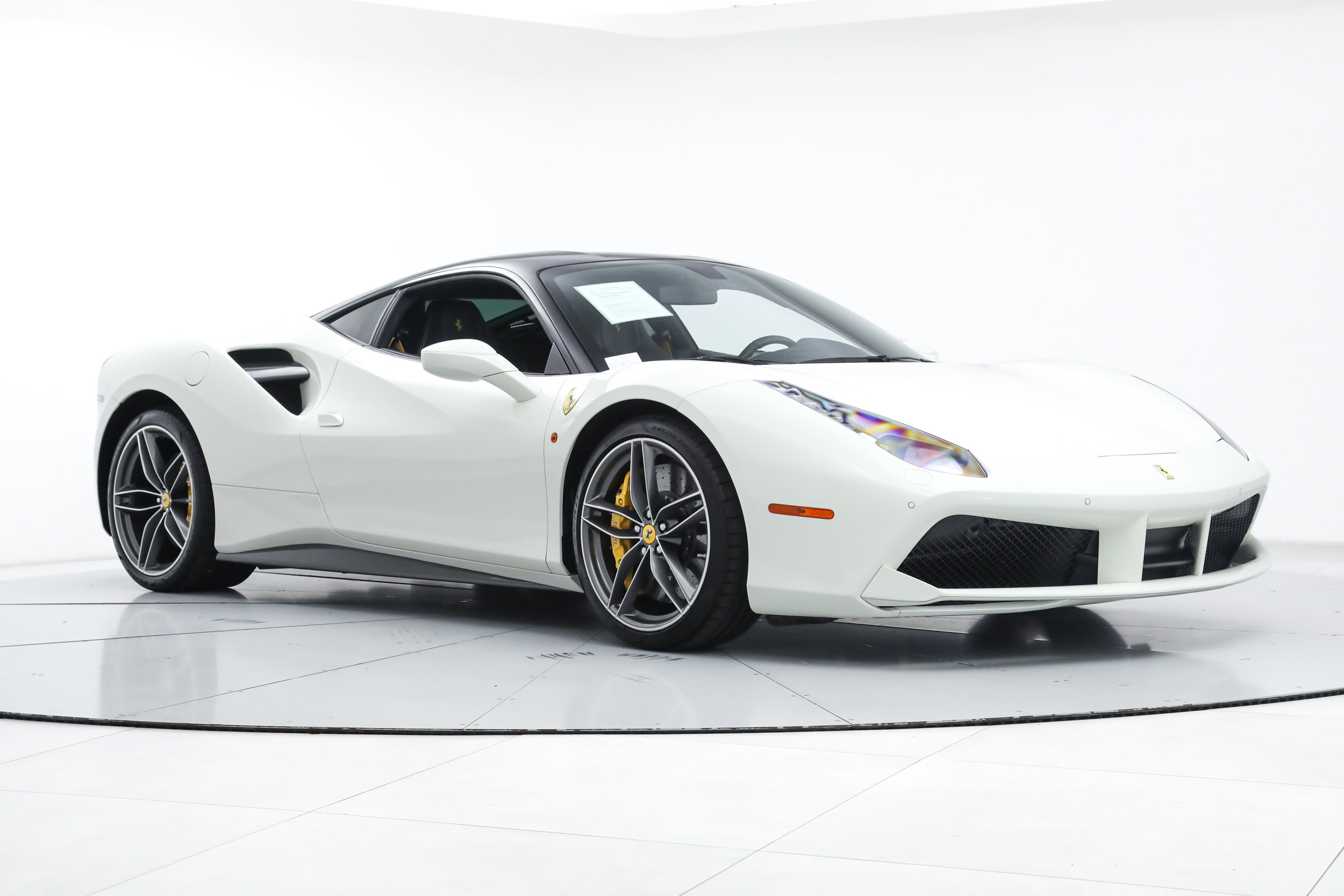 Used 2017 Ferrari 488 GTB RWD image 10