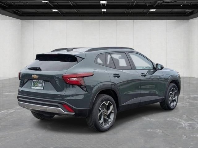 Used 2025 Chevrolet Trax LT w/ LT Convenience Package FWD image 5