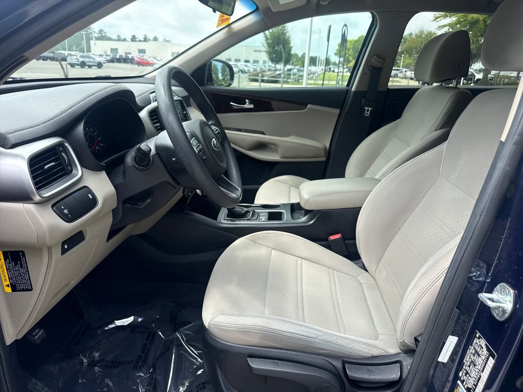 Used 2017 Kia Sorento FWD image 12