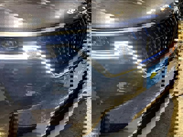 Used 2024 Kia Carnival LX image 30