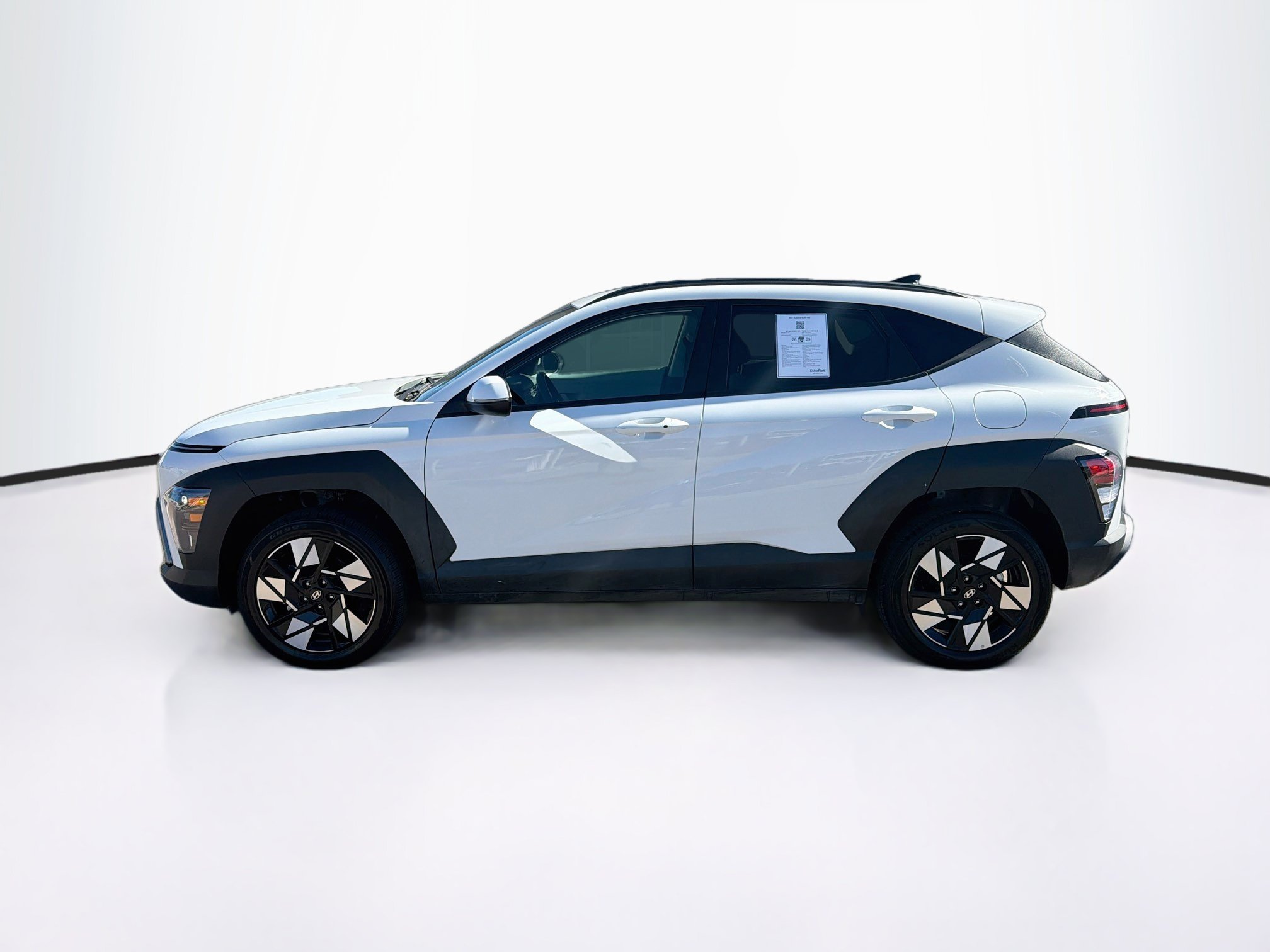 Used 2025 Hyundai Kona SEL AWD/4WD image 4