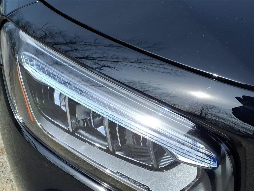 New 2026 Mercedes-Benz GLB 250 4MATIC image 2