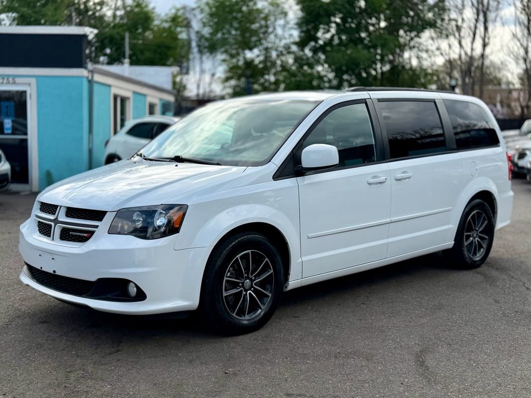 Used 2015 Dodge Grand Caravan R/T w/ Driver Convenience Group FWD image 4