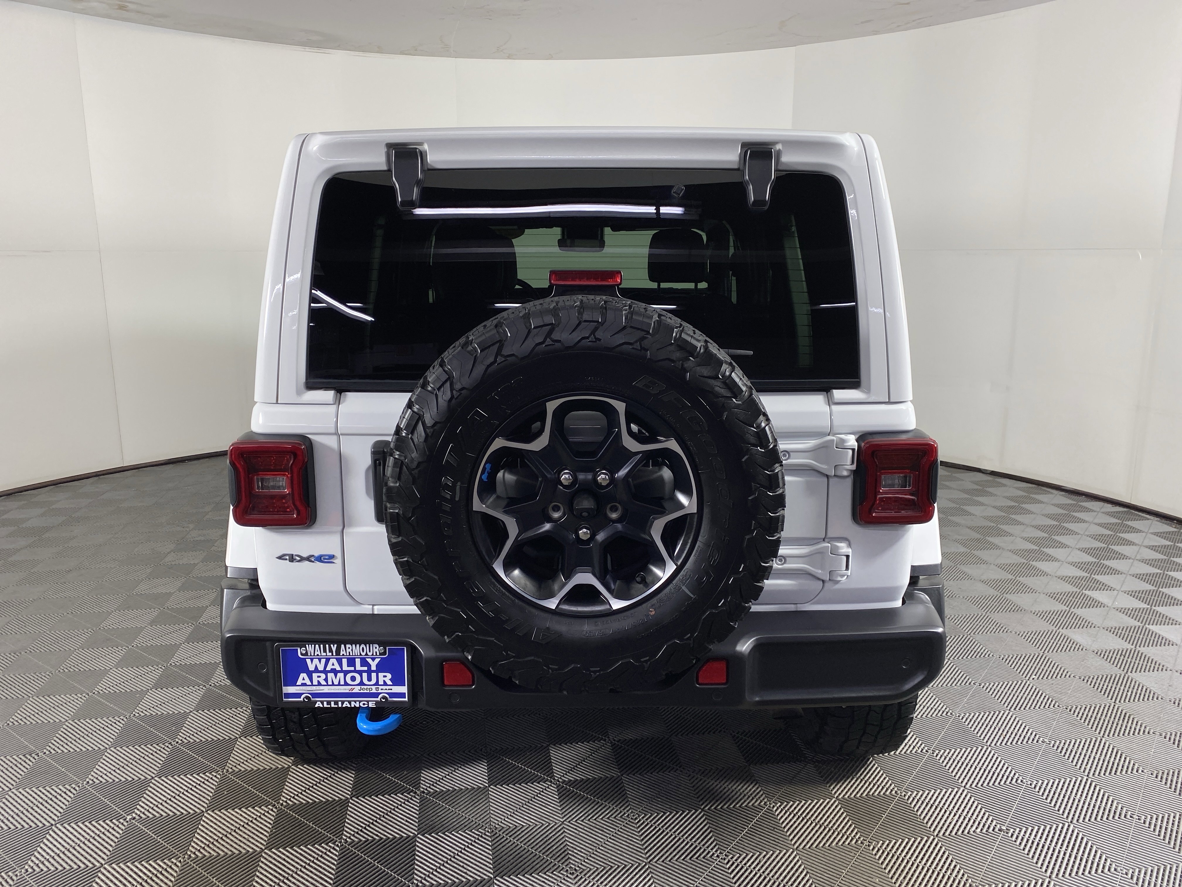 Used 2022 Jeep Wrangler Unlimited Rubicon 4xe w/ Cold Weather Group image 10