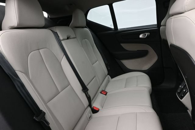 Used 2025 Volvo XC40 B5 Ultra w/ Climate Package AWD/4WD image 32