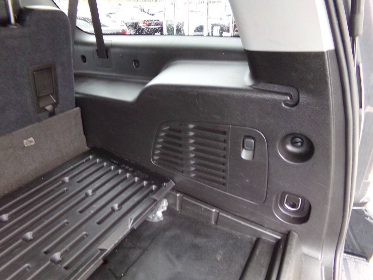 Used 2016 GMC Yukon XL SLE image 14