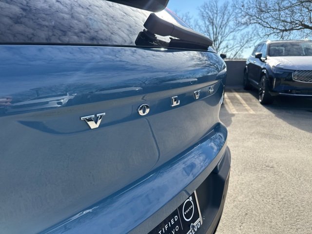Certified 2023 Volvo XC40 B5 Plus image 37