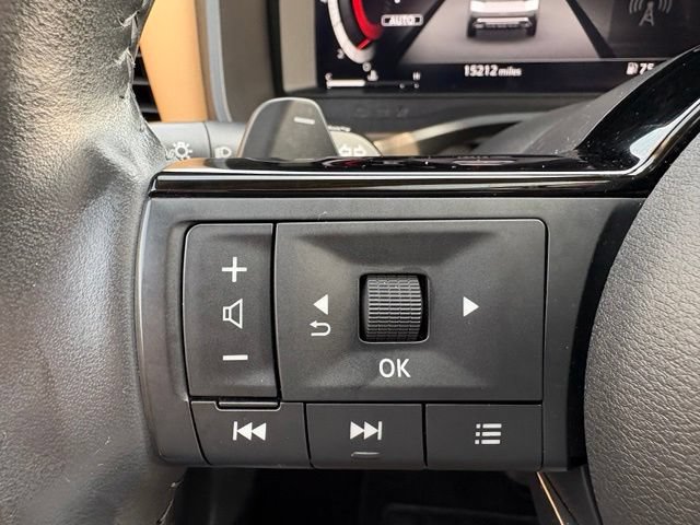 Used 2023 Nissan Rogue Platinum AWD/4WD image 25