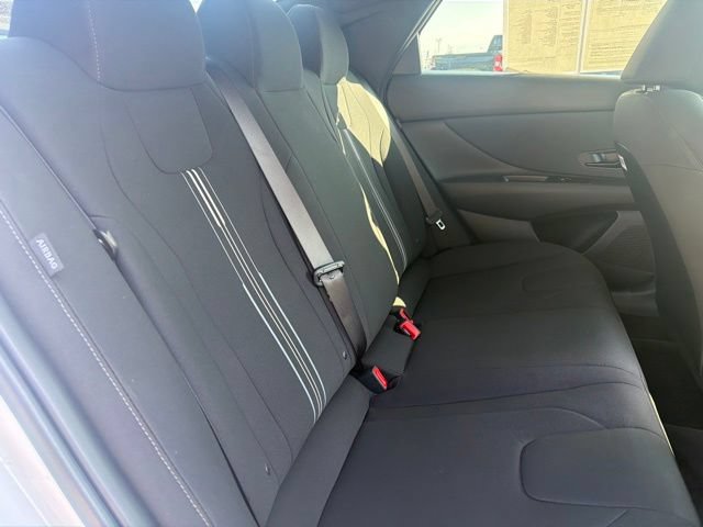Used 2026 Hyundai Elantra SEL FWD image 23
