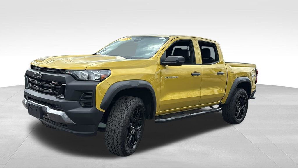 Used 2024 Chevrolet Colorado Trail Boss image 3
