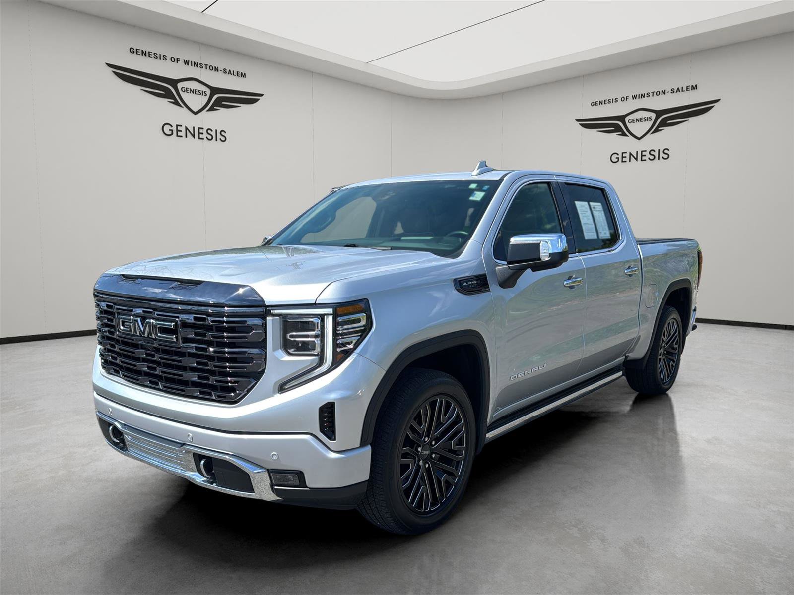 Used 2022 GMC Sierra 1500 Denali Ultimate AWD/4WD image 1
