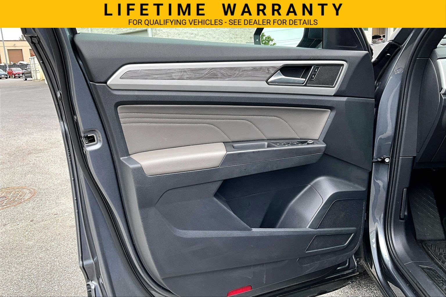 Used 2022 Volkswagen Atlas Cross Sport SE AWD/4WD image 19