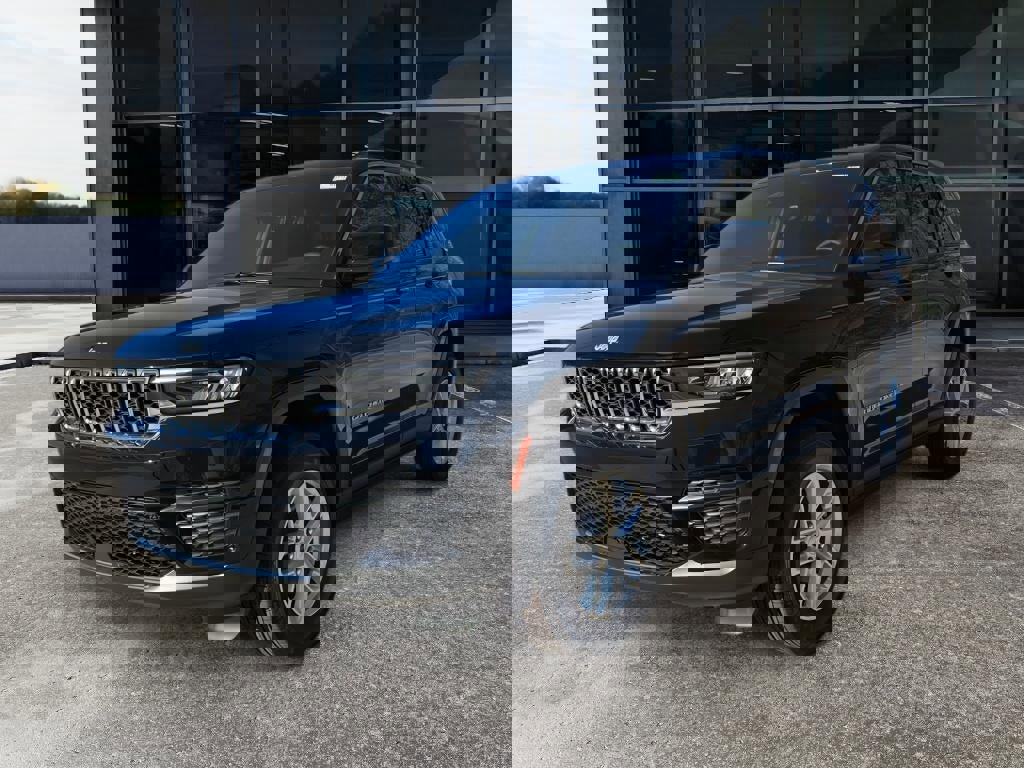 New 2025 Jeep Grand Cherokee Laredo X image 3