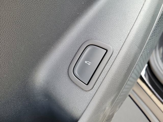 New 2026 Chevrolet Traverse LT image 18