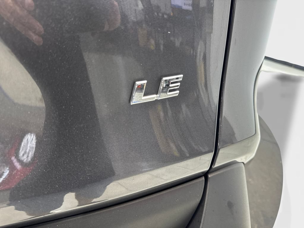 Used 2021 Toyota RAV4 LE FWD image 24