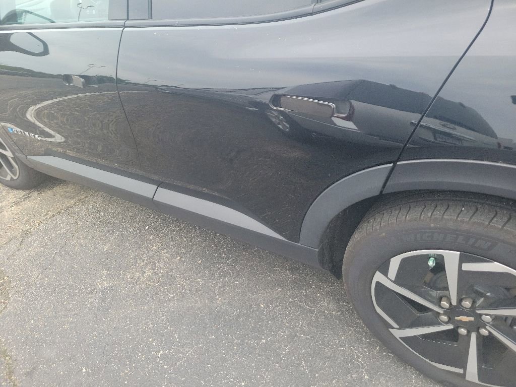 Used 2025 Chevrolet Equinox EV LT FWD image 16
