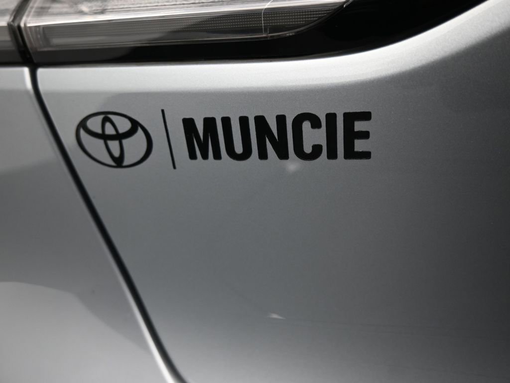 Used 2024 Porsche Macan Turbo image 45