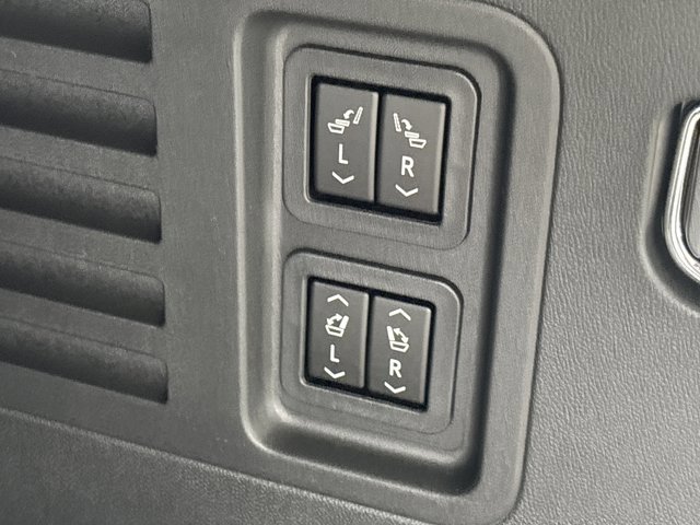 New 2026 Chevrolet Traverse RS image 8